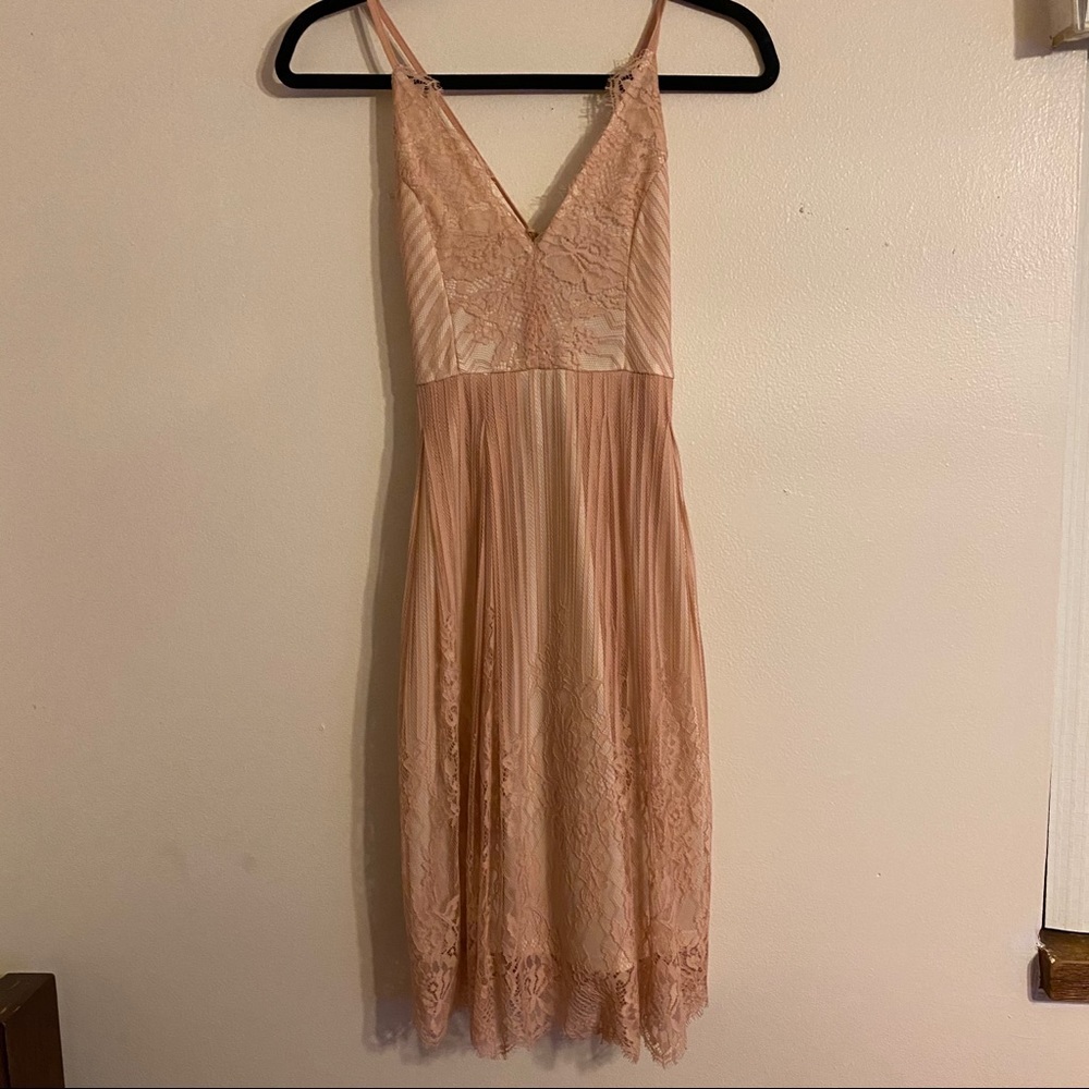 Blush pink lace midi dress🌸
